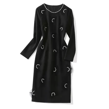 Европейската и американската дамски дрехи, новост есента 2022, модерно черна рокля с дълъг ръкав и кръгла яка форма на вентилатора
